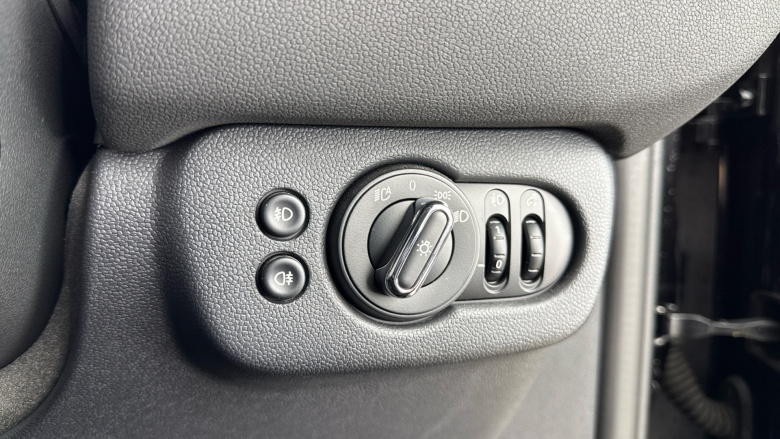 MINI Clubman 1.5 Cooper Shadow Edition 6dr Petrol Estate